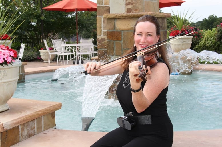 Gallery photo 1 of The Strolling Strad