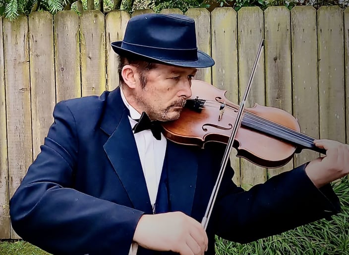 Gallery photo 28 of The Strolling Violinist