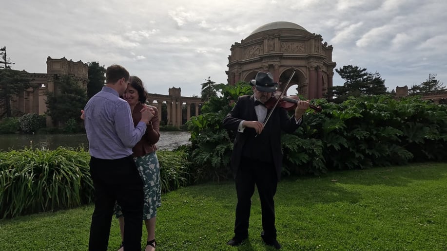 Gallery photo 20 of The Strolling Violinist