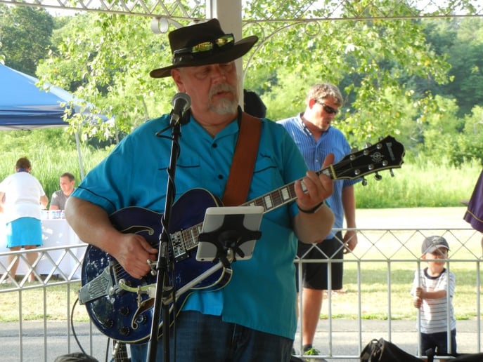 Gallery photo 5 of The Swamptones