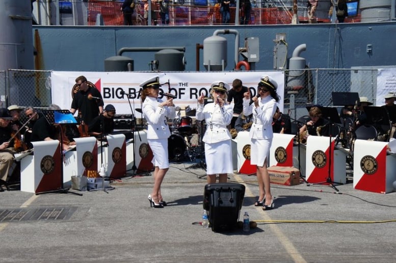 Gallery photo 3 of The Swingin' Blue Stars