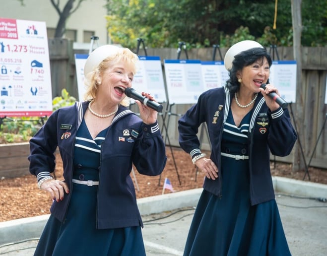 Gallery photo 6 of The Swingin' Blue Stars