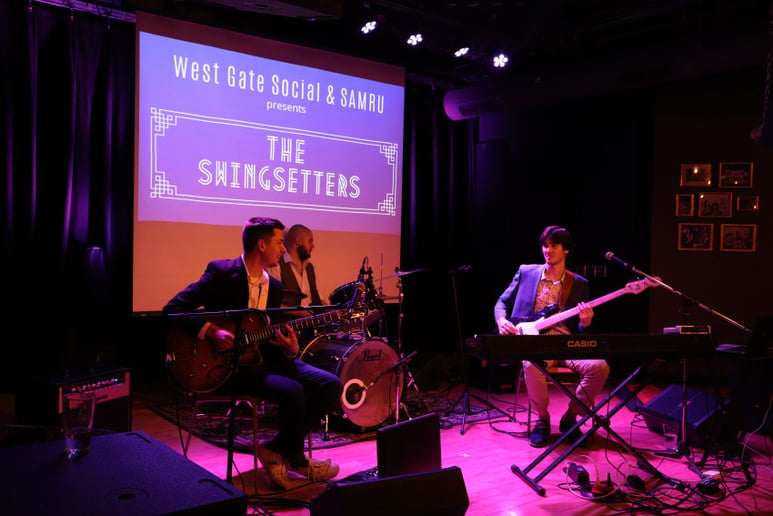 Gallery photo 1 of The Swingsetters