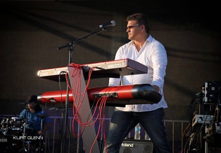 Gallery photo 3 of The Texas Pianoman