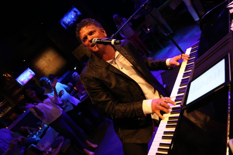 Gallery photo 8 of The Texas Pianoman