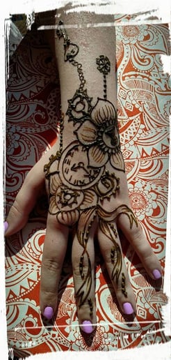 Gallery photo 3 of The Tipsy Turtle Henna
