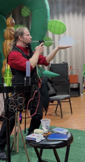 Gallery photo 8 of The Ultimate Bubble Magician