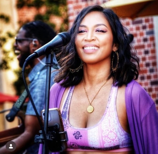 Gallery photo 1 of The Versatile Singer