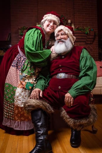 Gallery photo 6 of The Vintage Santa 315