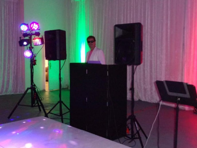 Gallery photo 5 of The Vinyl DJ Experience