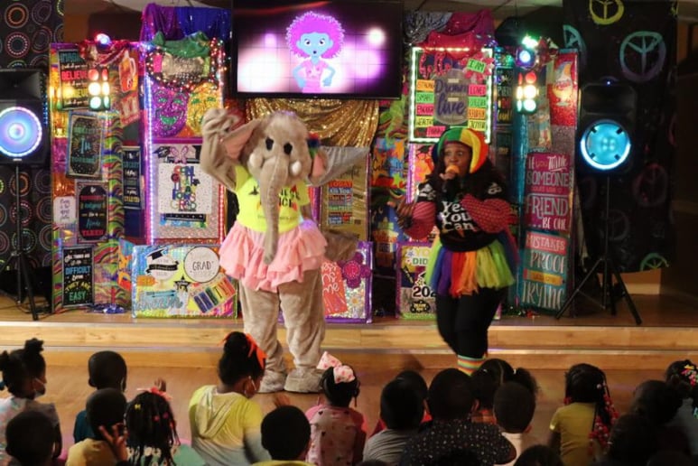 Gallery photo 1 of Dream Shakers Live & Virtual Shows