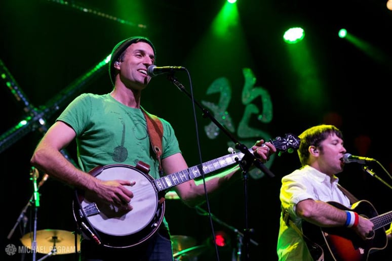 Gallery photo 10 of Erik Yates / Hot Buttered Rum / Gin & Boots