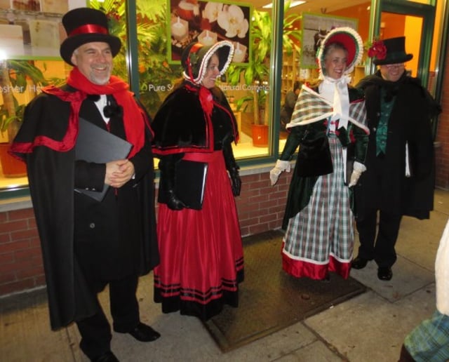Gallery photo 1 of The Yuletide Singers