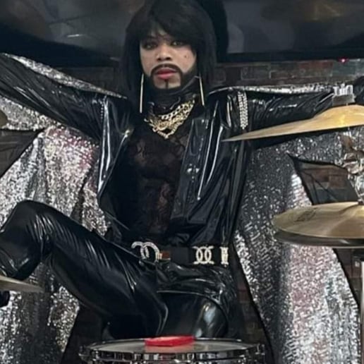 Gallery photo 3 of Theartistdrl "prince" At It's Best