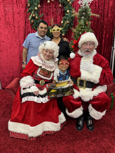 Gallery photo 3 of Thee Mrs. Claus
