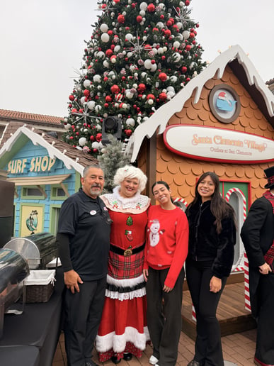 Gallery photo 6 of Thee Mrs. Claus