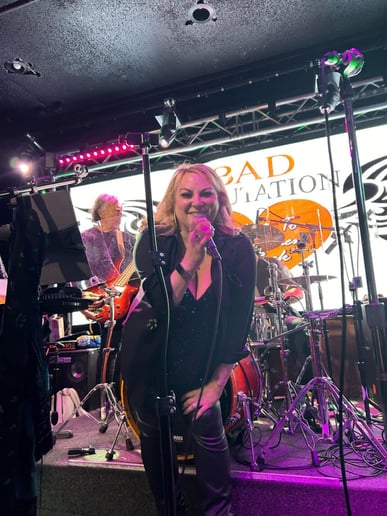 Gallery photo 1 of Leah&TheHeartBeats