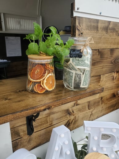 Gallery photo 6 of Thirsty Traveler Mobile Bar LLC