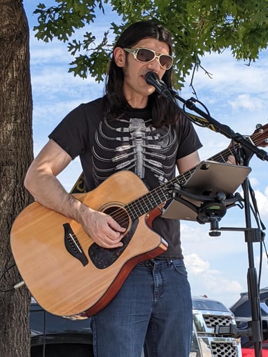 Gallery photo 7 of Thom Metz