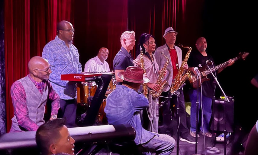 Gallery photo 11 of Thor B Sax One-Man Band