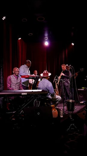 Gallery photo 10 of Thor B Sax One-Man Band
