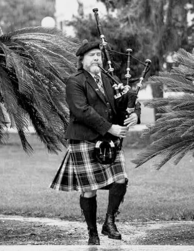 Gallery photo 2 of Tim Akins Keyboard and Bagpipes