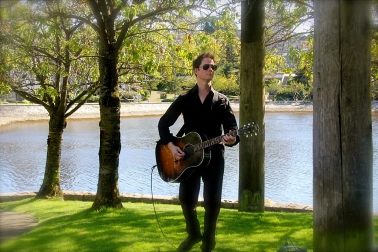 Gallery photo 1 of Tim Hewitt