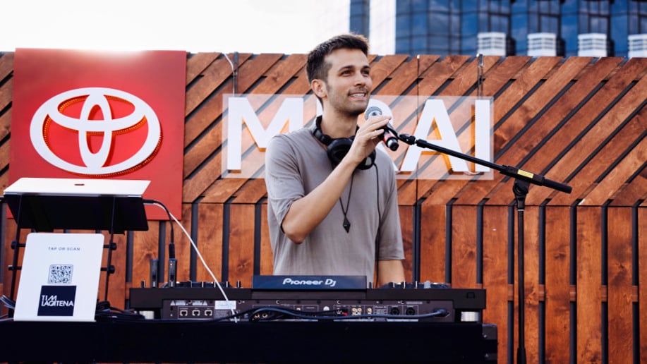 Gallery photo 25 of Tim Lacatena (DJ + Sax)