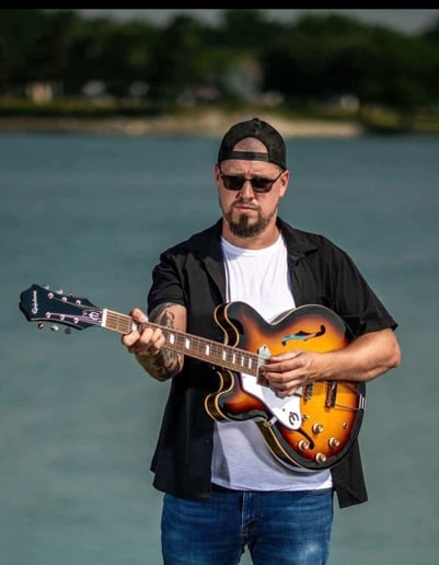 Gallery photo 6 of Tim Sutton Music