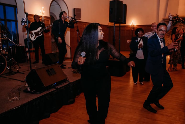 Gallery photo 1 of Time 2 Vibe