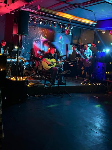 Gallery photo 2 of Tin Fish - An Acoustic Rock Cover Band