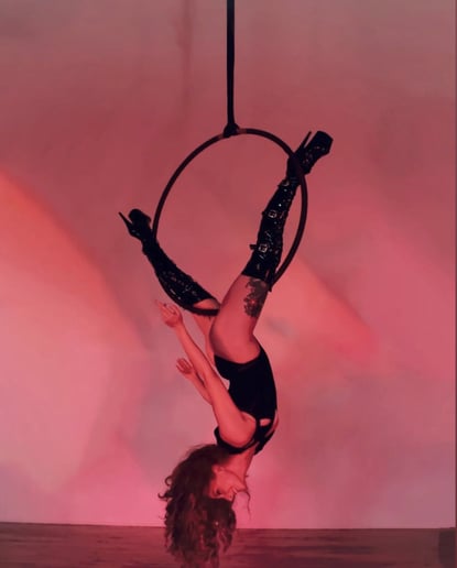 Gallery photo 1 of Tini.Cirque