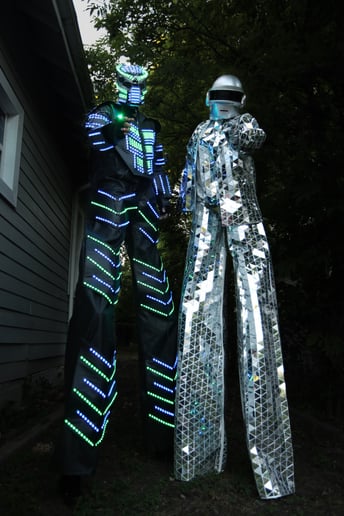 Gallery photo 6 of Tinytainment Stilt Walkers