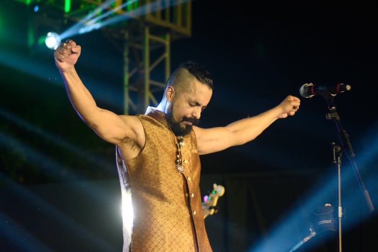 Gallery photo 6 of Aki Kumar
