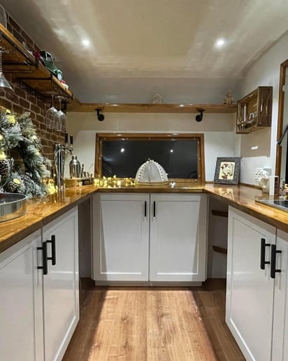 Gallery photo 1 of Tipsy Daisy Mobile Bar