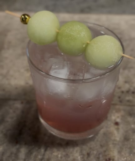 Gallery photo 7 of Tipsy Pour Mobile Bar