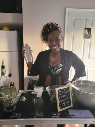 Gallery photo 1 of Tipsy with T Bartending