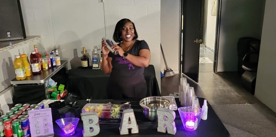 Gallery photo 6 of Tipsy with T Bartending