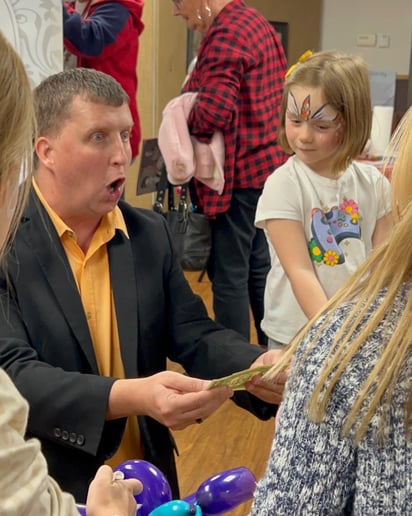 Gallery photo 4 of T.j. Regul, The Quad City Magician