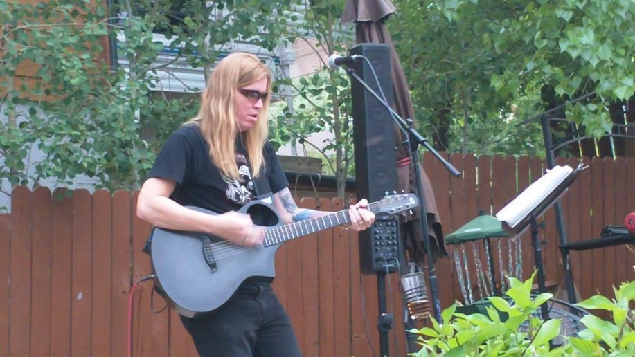 Gallery photo 1 of GuitarZan