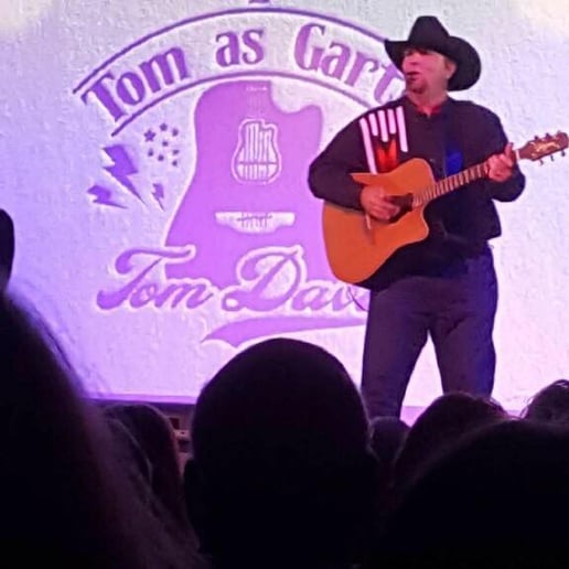 Gallery photo 3 of Tom As Garth
