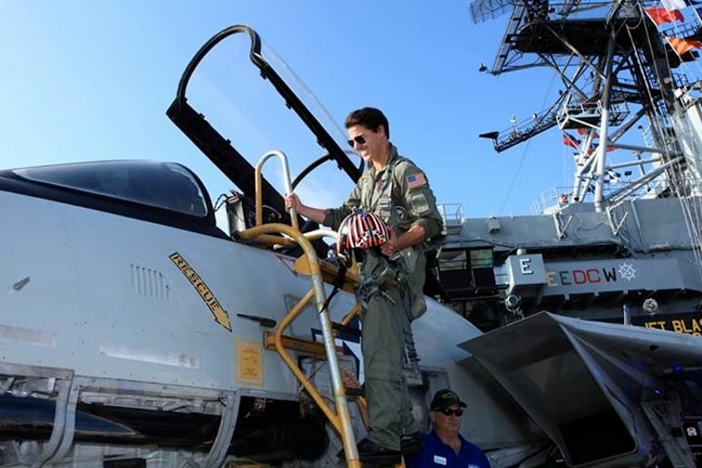 Gallery photo 31 of Tom Cruise Impersonator