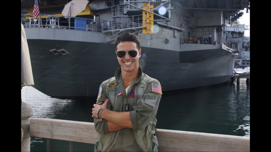 Gallery photo 32 of Tom Cruise Impersonator