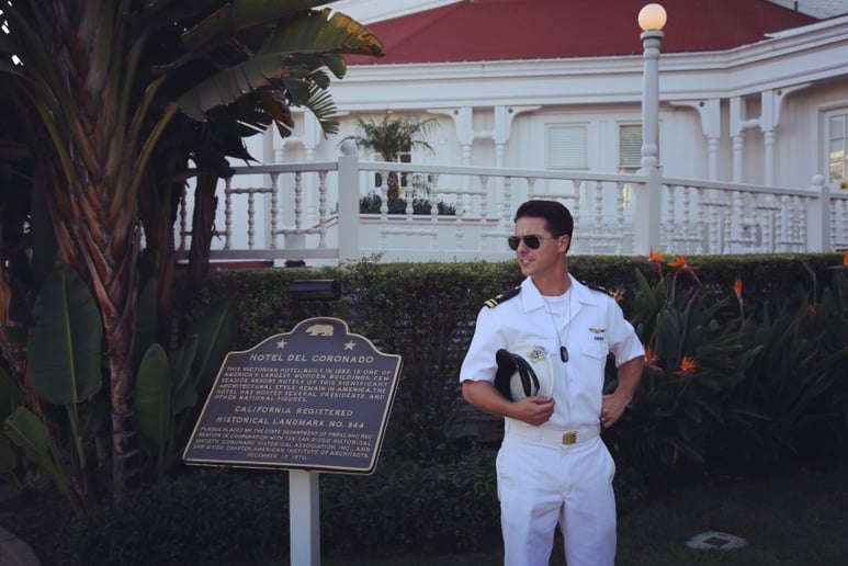 Gallery photo 36 of Tom Cruise Impersonator