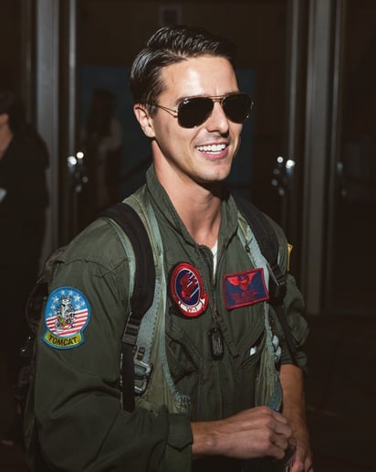 Gallery photo 43 of Tom Cruise Impersonator