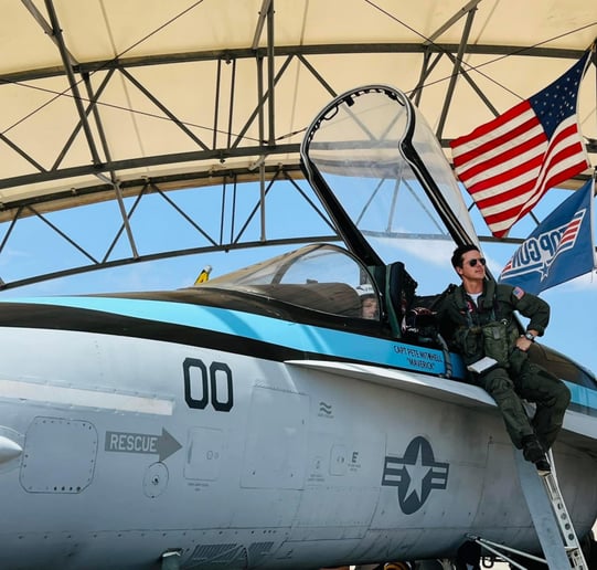 Gallery photo 16 of Tom Cruise Impersonator