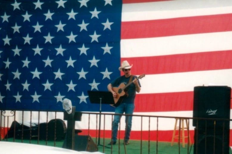 Gallery photo 13 of Tom Evan