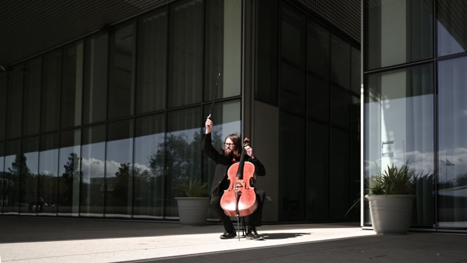 Gallery photo 8 of Tom Kersey, cellist and composer