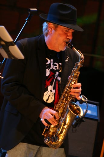 Gallery photo 10 of TOMMY B "THE One-Man Horn Band"