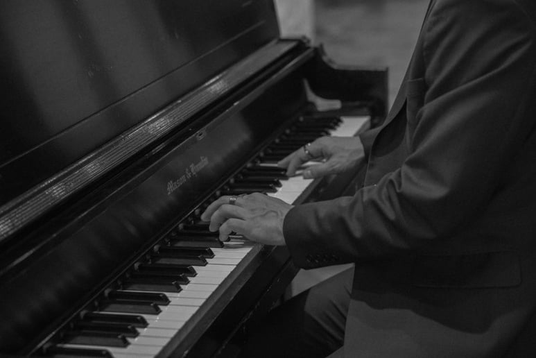 Gallery photo 1 of Tommy Biglin, Utah Valley Jazz Piano